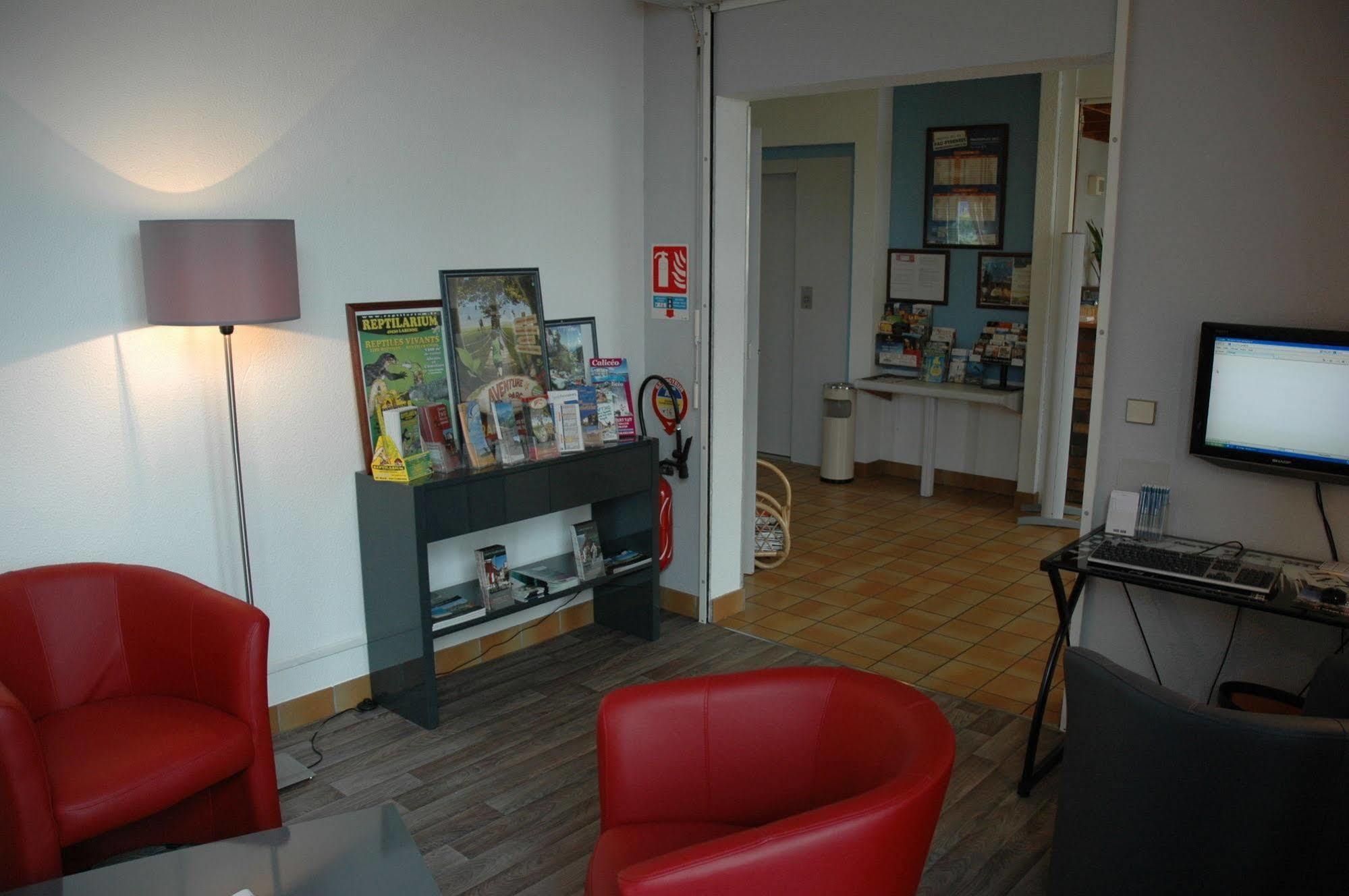 Hotel Eco Relais - Pau Nord Lons Zewnętrze zdjęcie