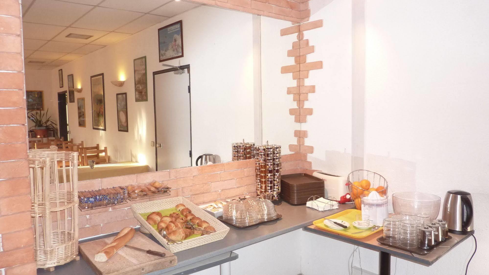 Hotel Eco Relais - Pau Nord Lons Zewnętrze zdjęcie